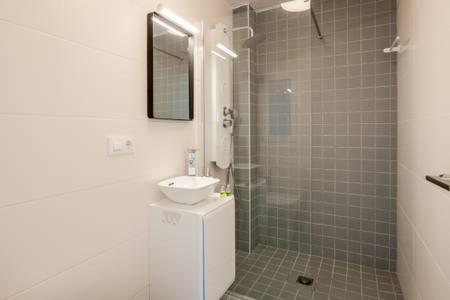 Apartamento Giralda Feria 3 *